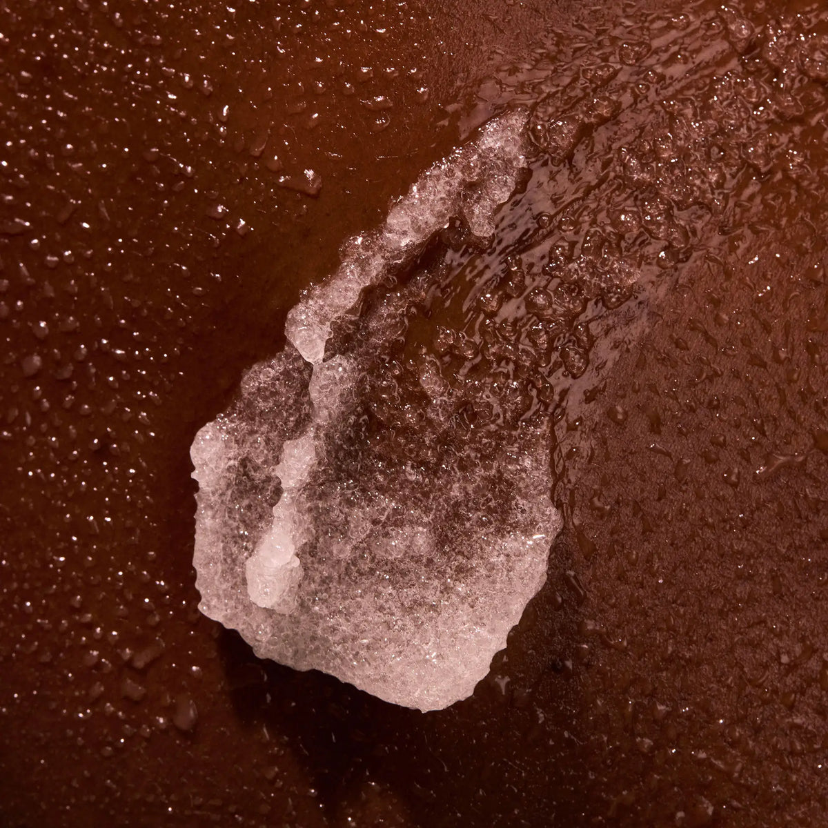 the-glow-getter-multi-oil-body-scrub-g7 NATR-40028-Alt-Image-TheGlowGetterMulti-OilBodyScrub-08.webp