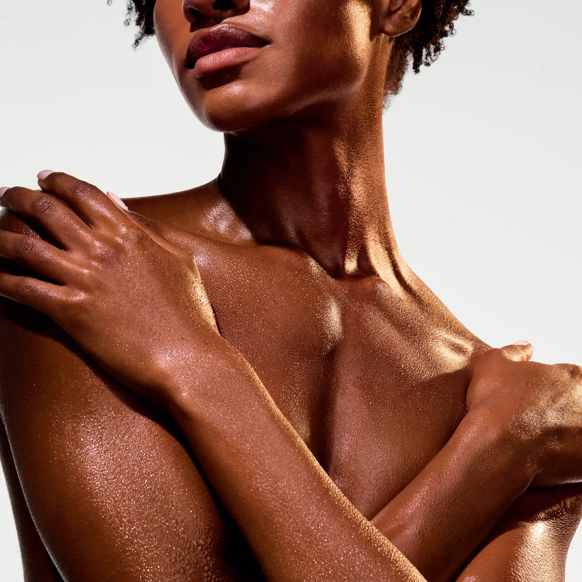 the-glow-getter-multi-oil-body-scrub-g7 NATR-40028-Alt-Image-The_Glow_Getter_Multi-Oil_Body_Scrub-06_1.webp