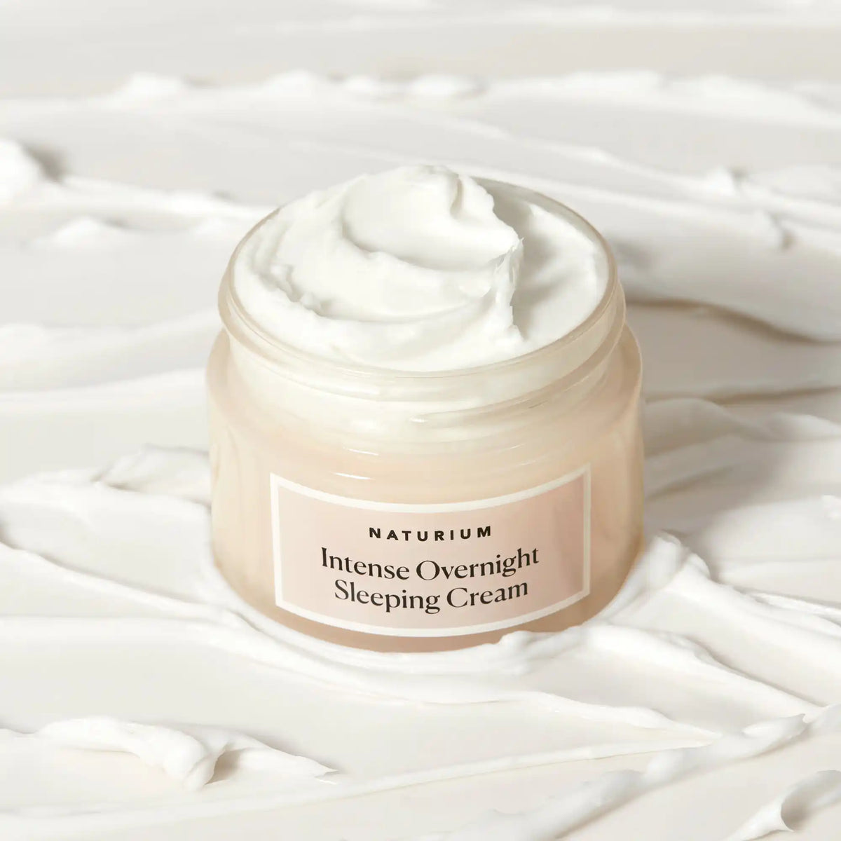intense-overnight-sleeping-cream-i4 sleepingcream_0880-crop_1.webp